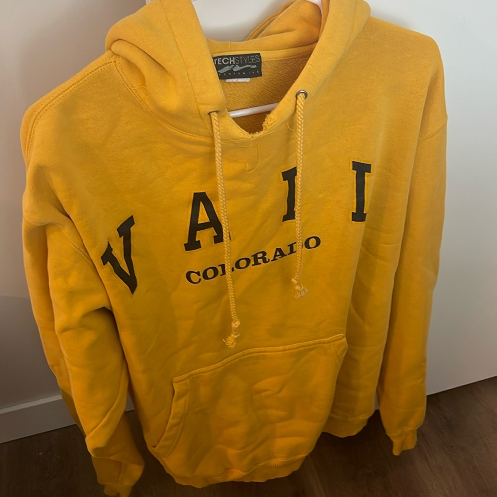 yellow hoodie vail colorado